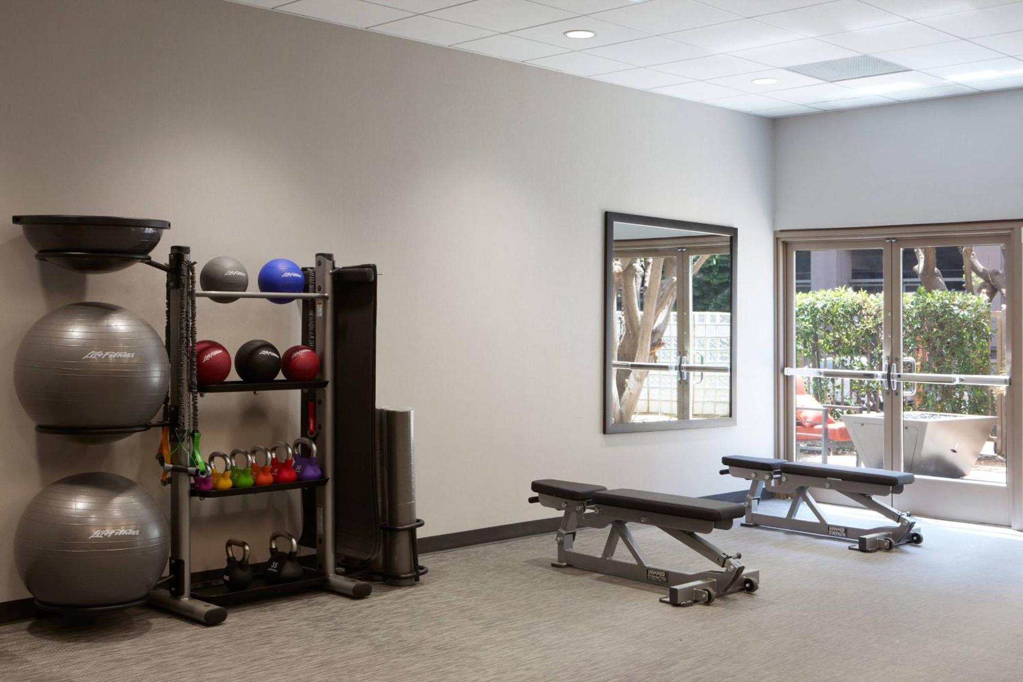 Courtyard By Marriott Los Angeles Lax / Century Boulevard Екстериор снимка