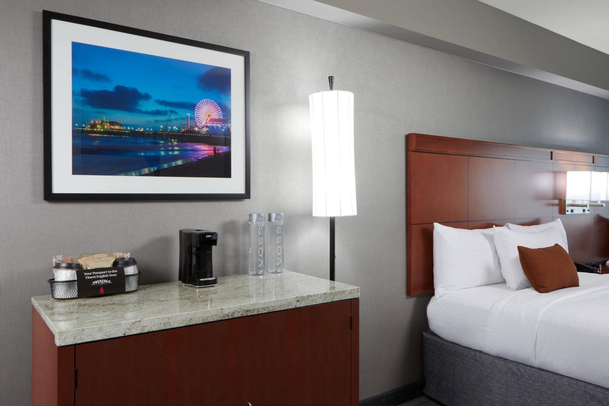 Courtyard By Marriott Los Angeles Lax / Century Boulevard Екстериор снимка