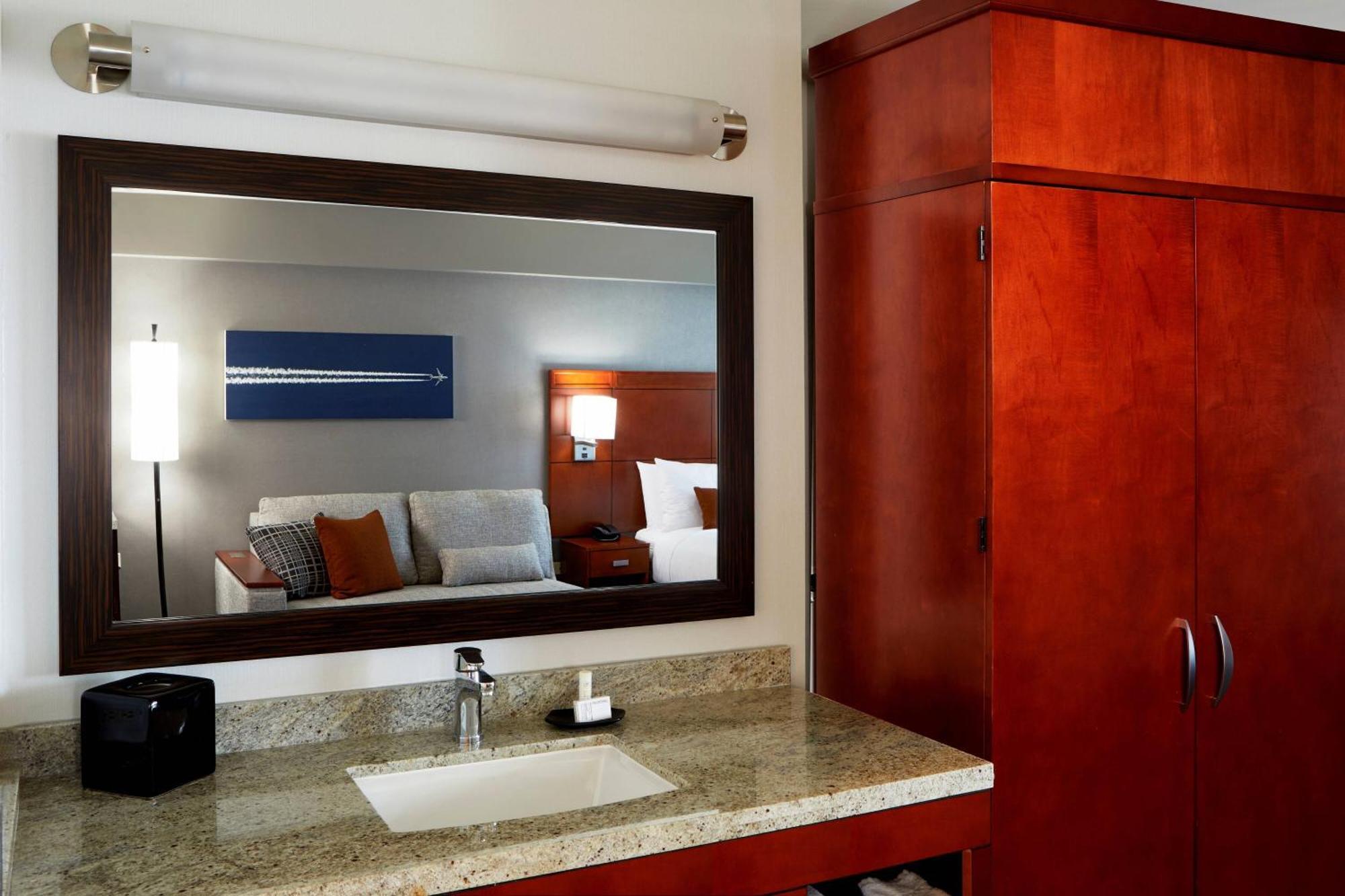 Courtyard By Marriott Los Angeles Lax / Century Boulevard Екстериор снимка