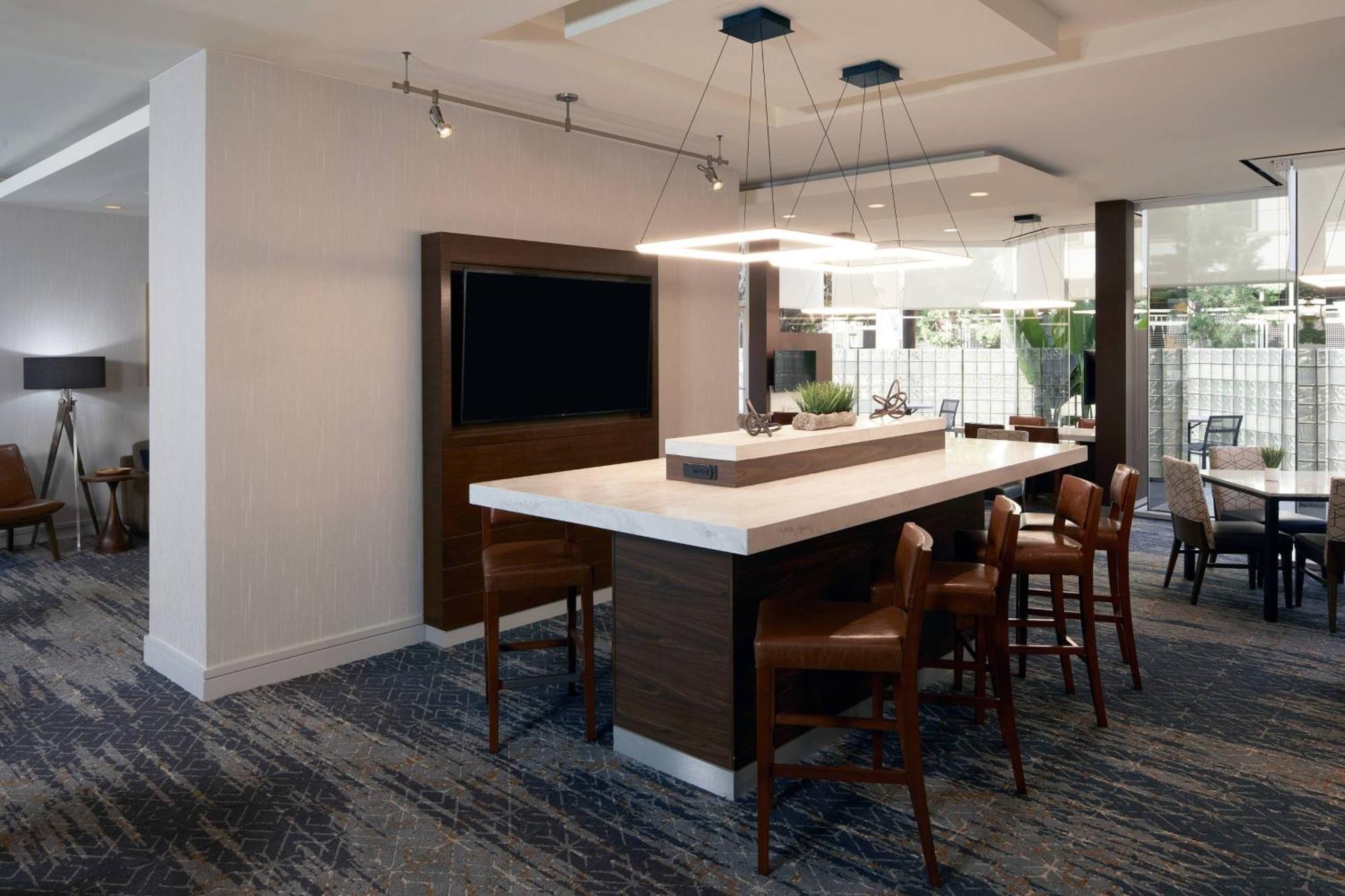 Courtyard By Marriott Los Angeles Lax / Century Boulevard Екстериор снимка