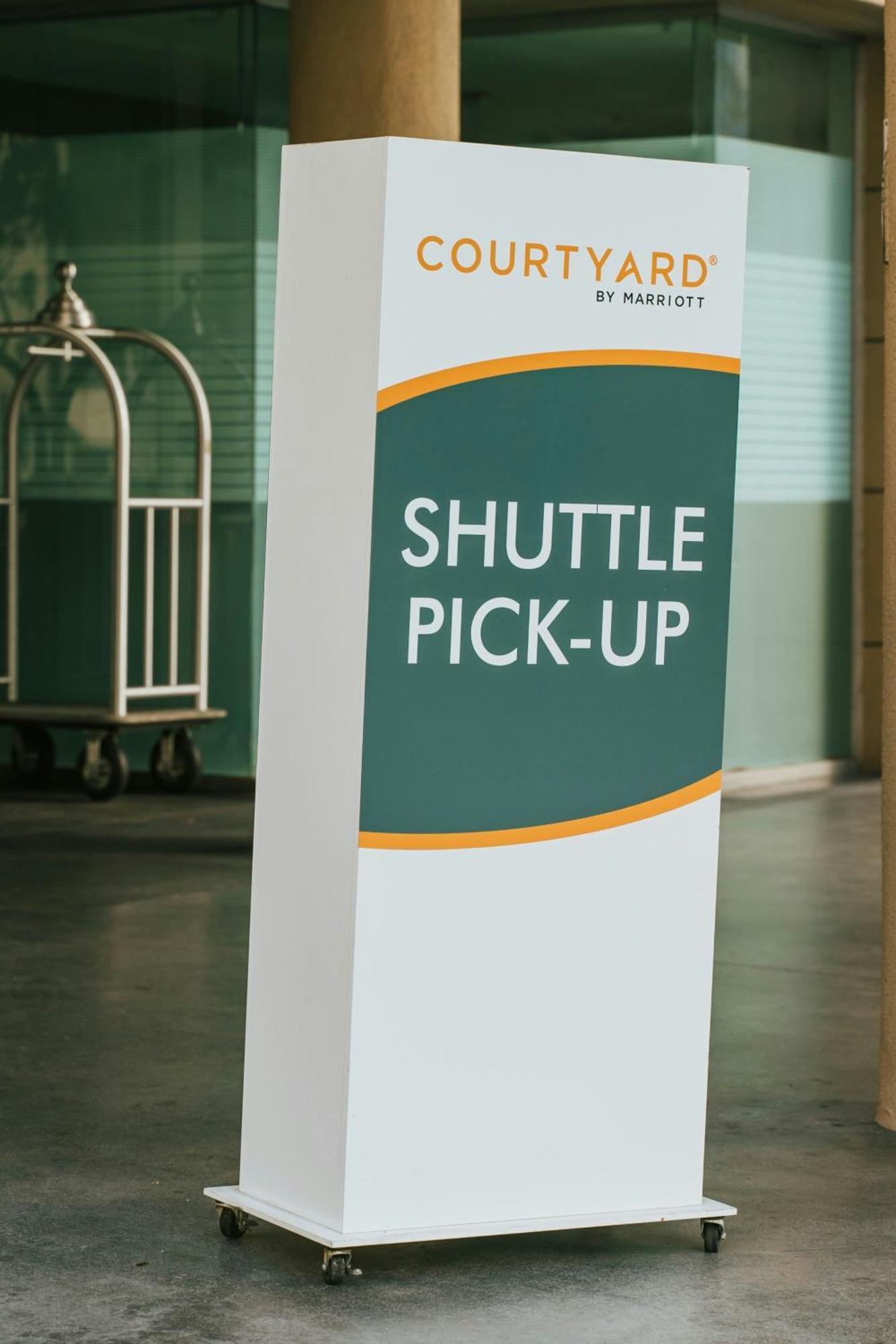 Courtyard By Marriott Los Angeles Lax / Century Boulevard Екстериор снимка